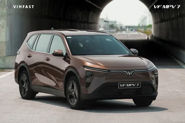 Thân xe VinFast MPV7 – Dài rộng, tối ưu không gian 7 chỗ